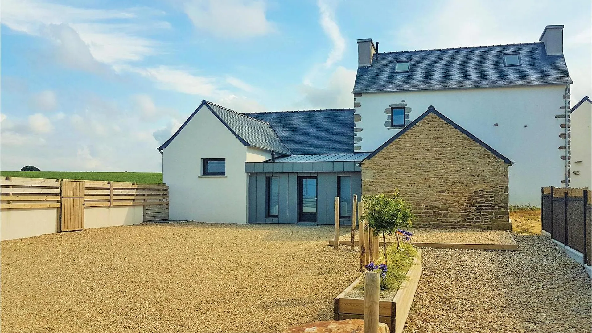 Holiday home Gorgeous Home In Guisseny With Kitchen