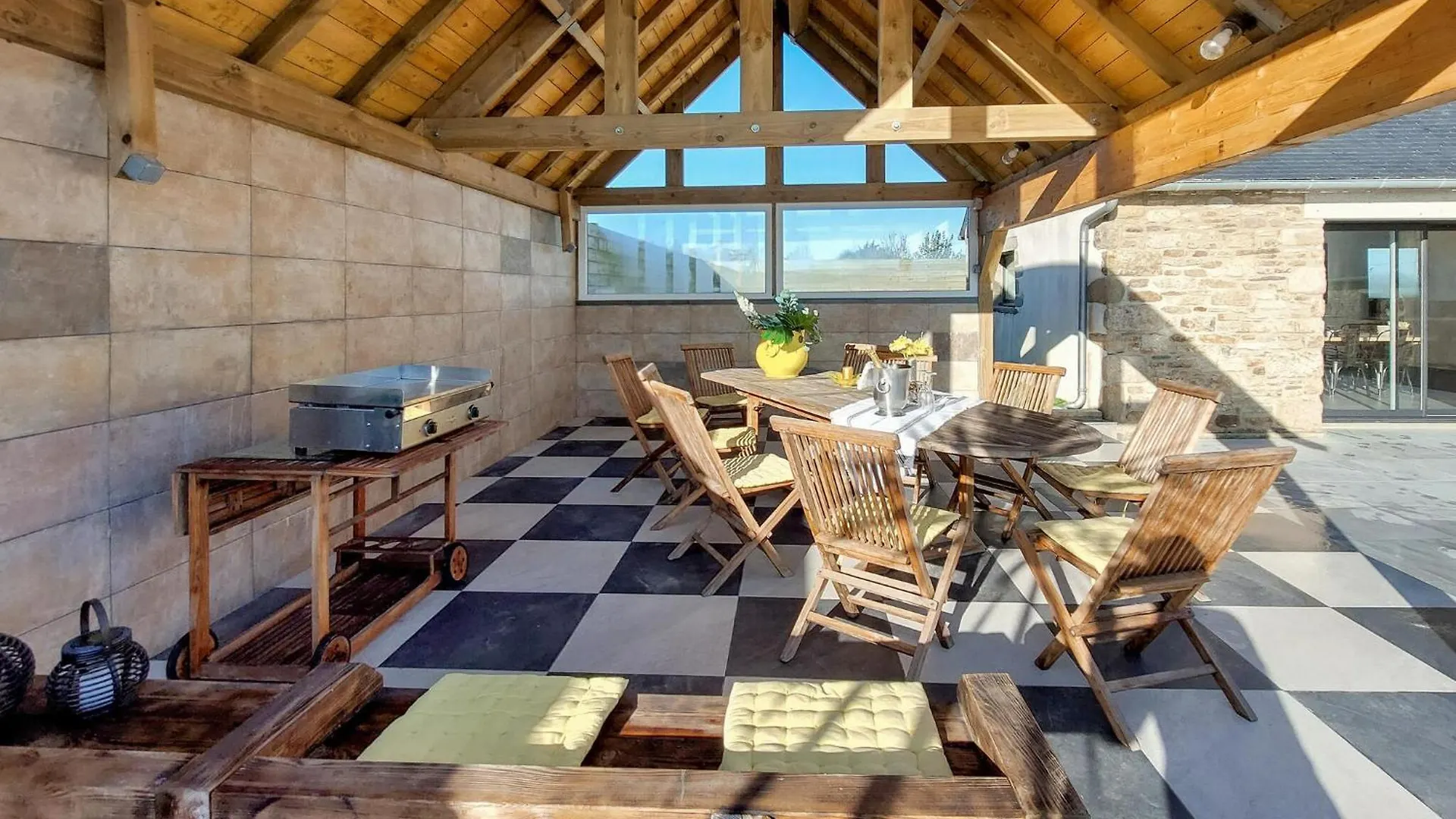 Gorgeous Home In Guisseny With Kitchen 0*,