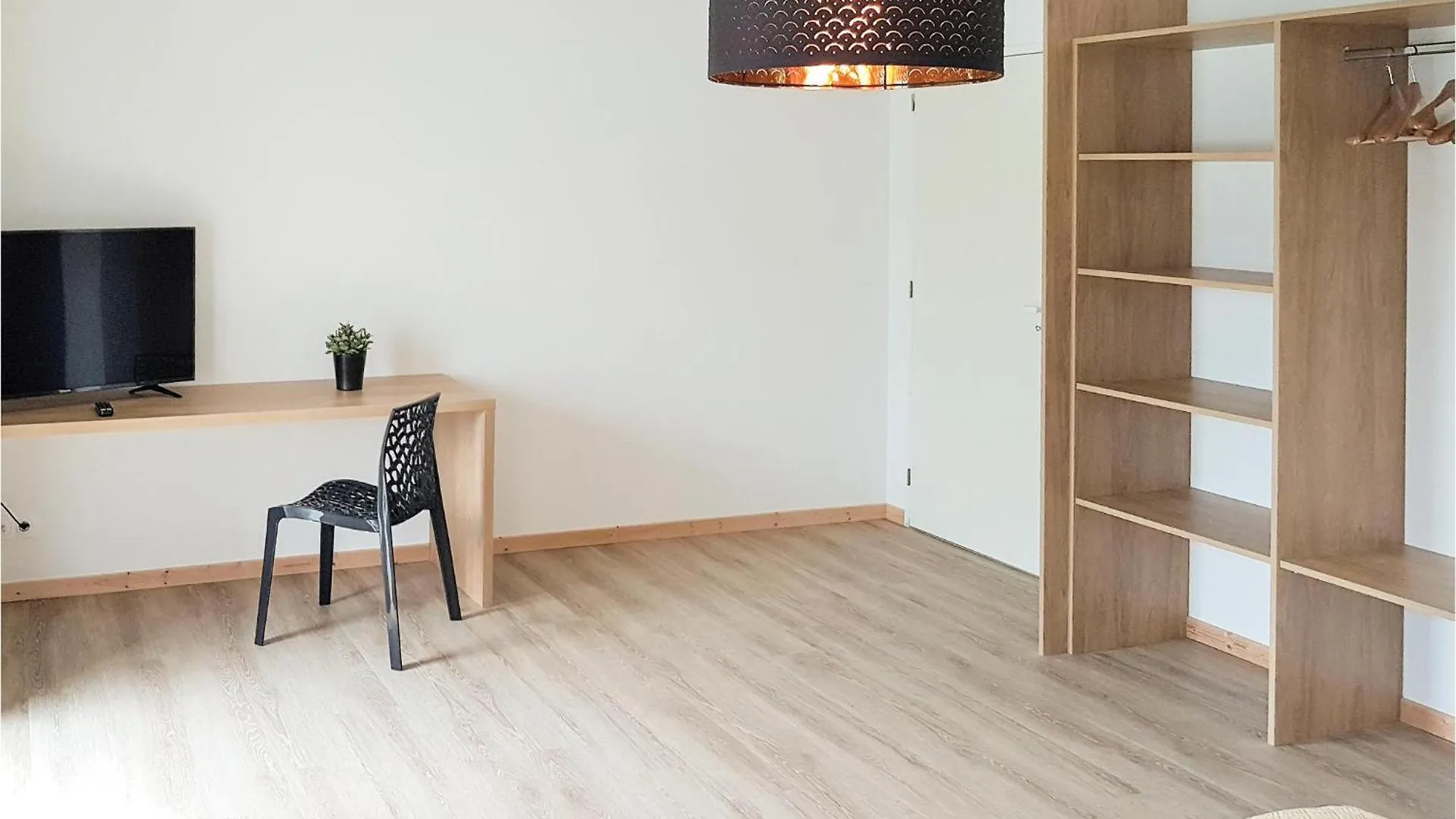 Gorgeous Home In Guisseny With Kitchen Prázdninový dům