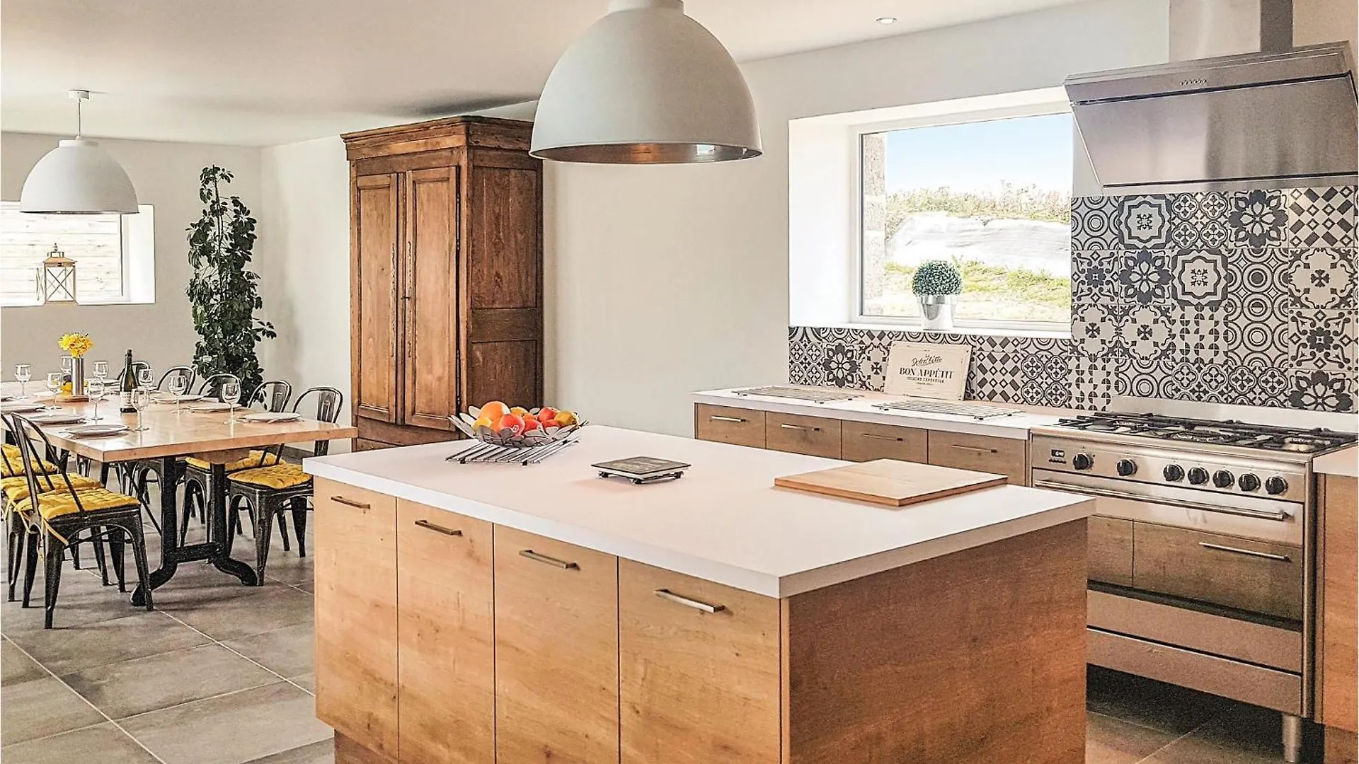 Holiday home Gorgeous Home In Guisseny With Kitchen