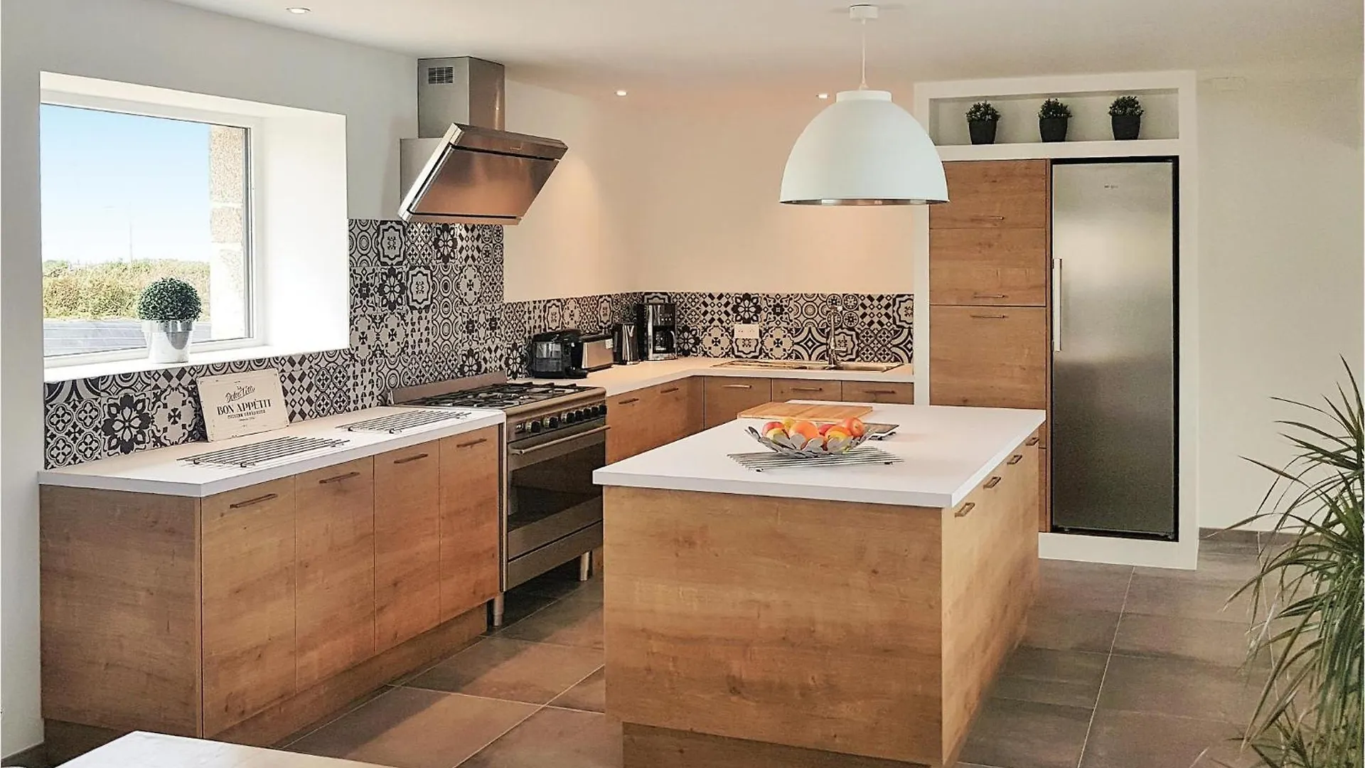 Gorgeous Home In Guisseny With Kitchen 0*,
